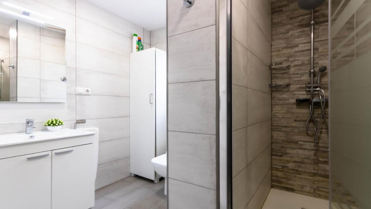 Apartamento Santa Justa إشبيلية المظهر الخارجي الصورة